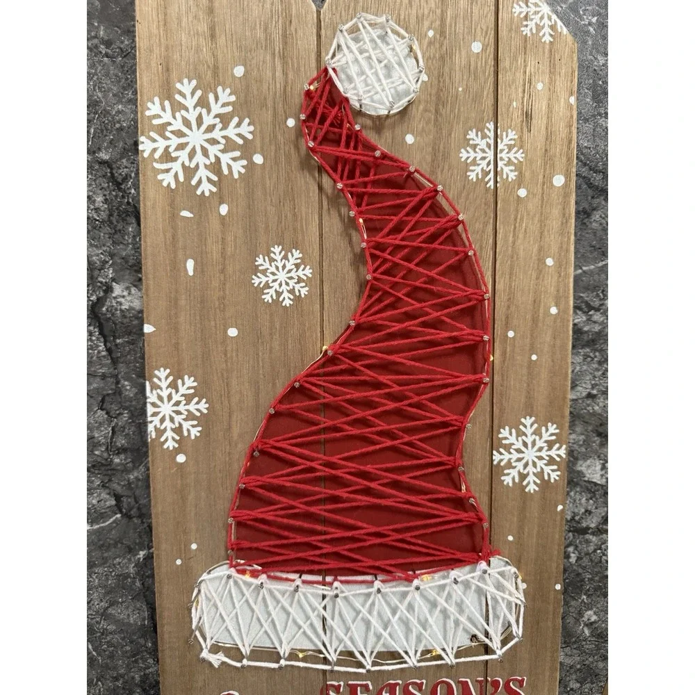 Christmas String Art Light Up Santa Hat‎ Seasons Greetings WORKS